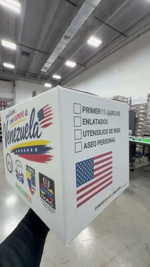 A Coalición con amor a Venezuela donation box with a contents checklist